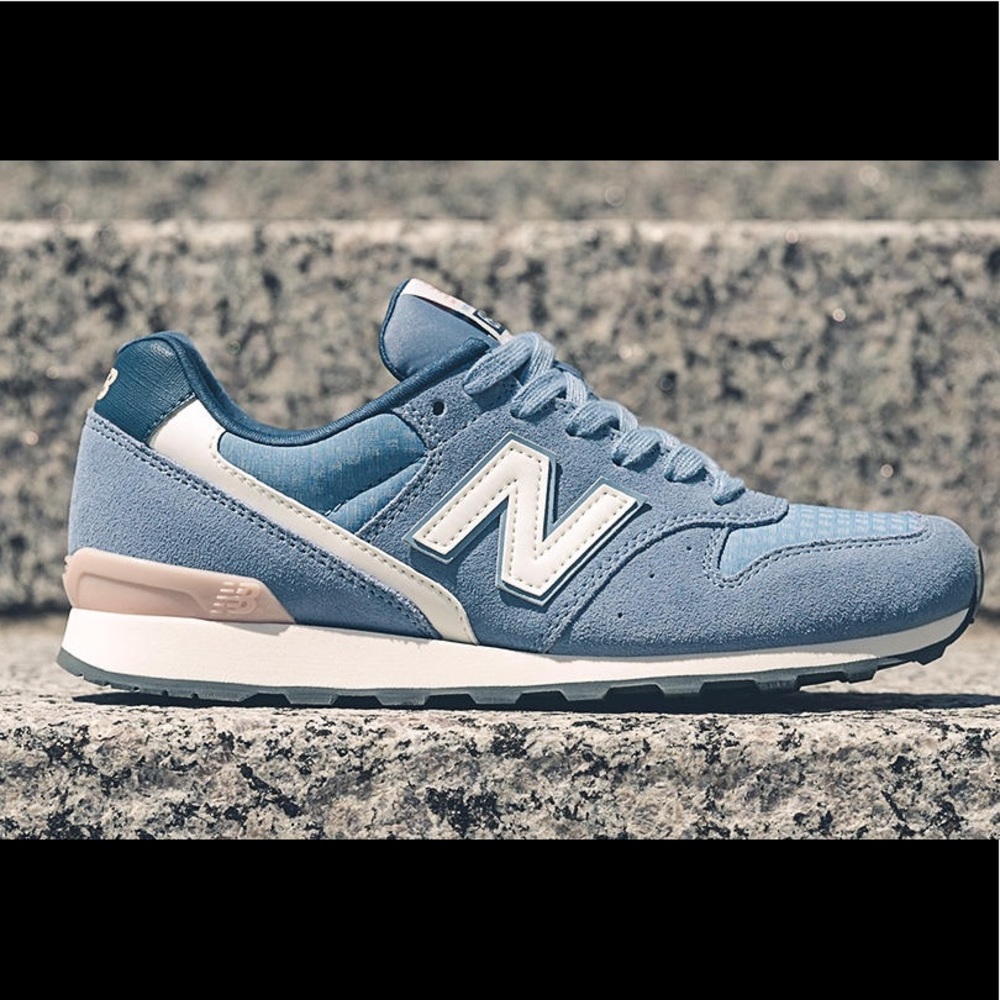 NWOT New Balance 696 sneakers